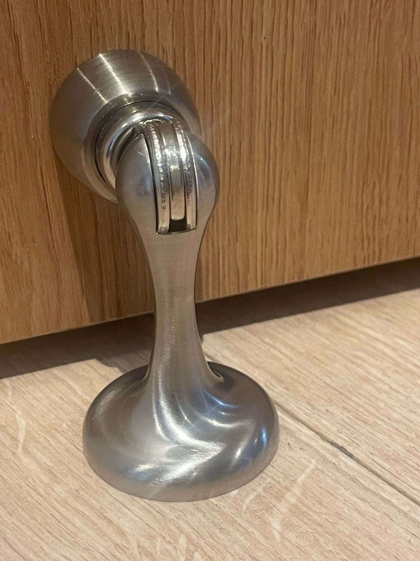 Aretro Magnetic Door Stopper Stoppers for Skirtings Floor Doorstops with Catch Conceal Screws Mounted Magnetic Door Catch